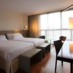 Hotel Reina Petronila 5*