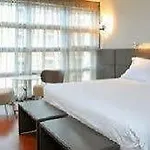 Hotel Reina Petronila Saragoça