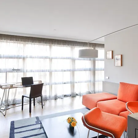 Ξενοδοχείο Reina Petronila 5*