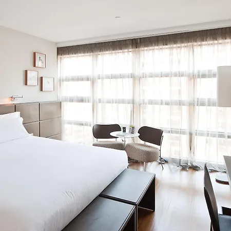 Hotel Reina Petronila 5*