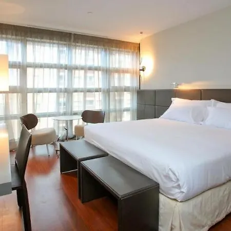 Ξενοδοχείο Reina Petronila