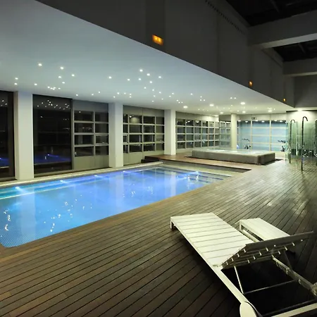 Hotel Reina Petronila