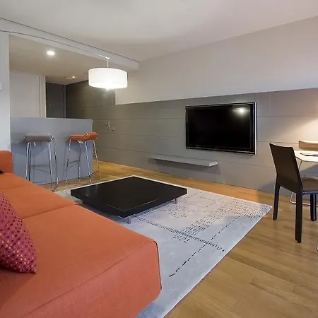 Hotel Reina Petronila 5*