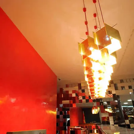 Reina Petronila Hotel