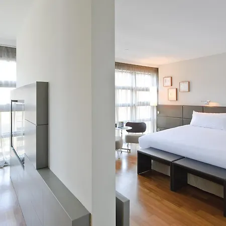 Hotel Reina Petronila 5*