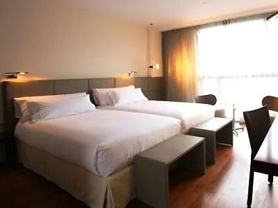 Reina Petronila 5*