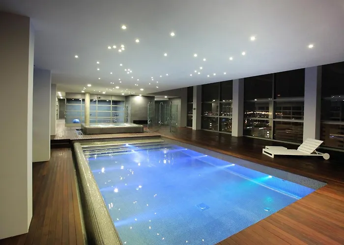 Hotell Reina Petronila 5*