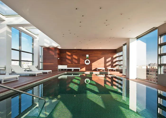 Reina Petronila Hotell 5*