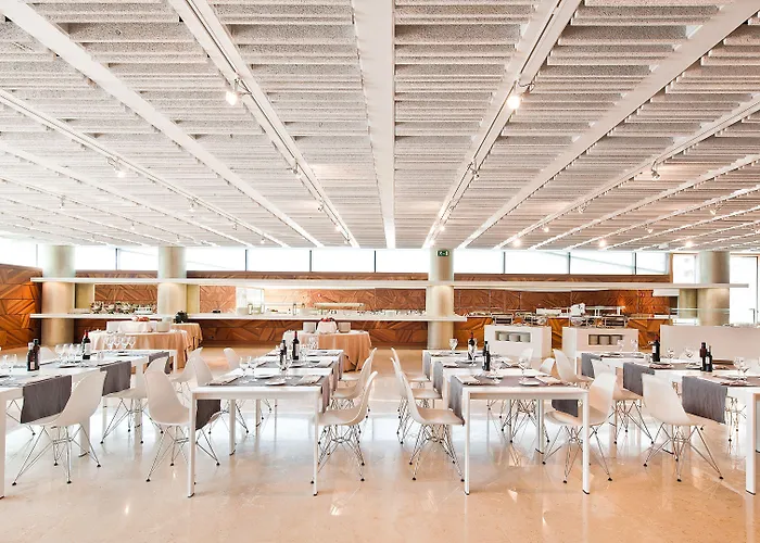 Hotel Reina Petronila