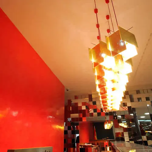 Reina Petronila Hotel