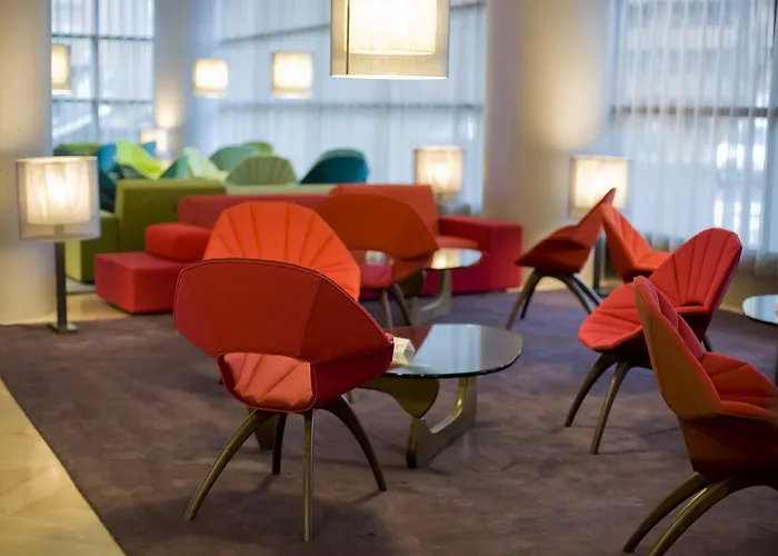 Reina Petronila מלון